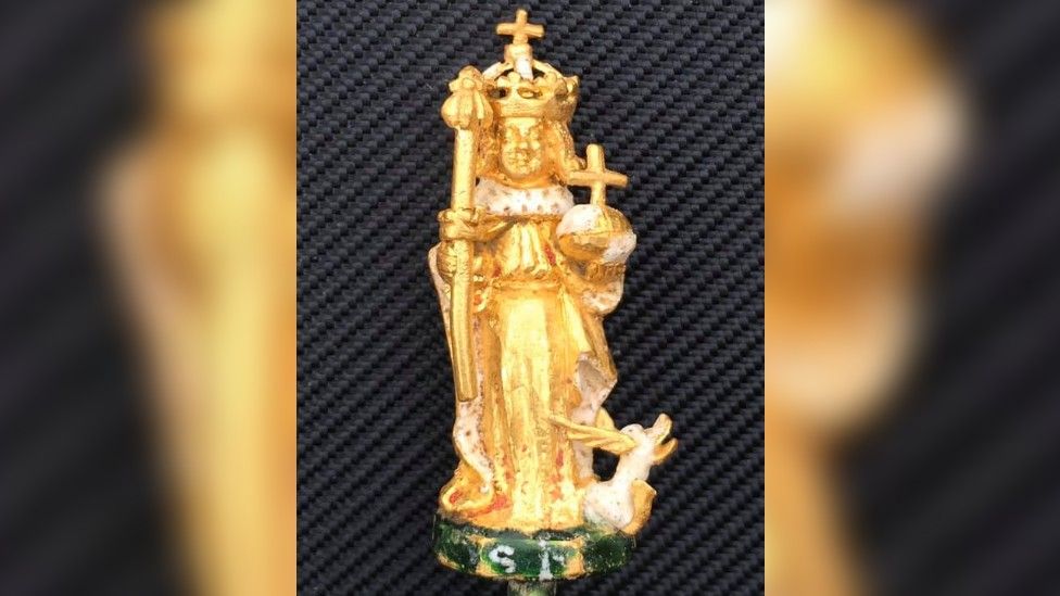 亨利六世︰都鐸王冠金雕像