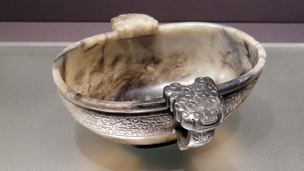 玉石︰古玉與翡翠的差別