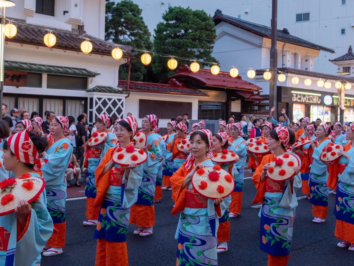 花笠祭：描寫最上川景物的舞蹈